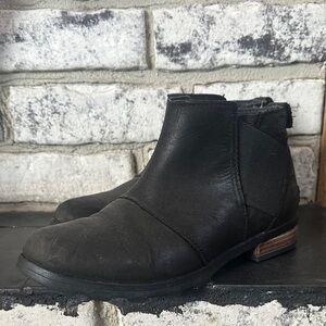 Sorel Black Leather Ankle Boots